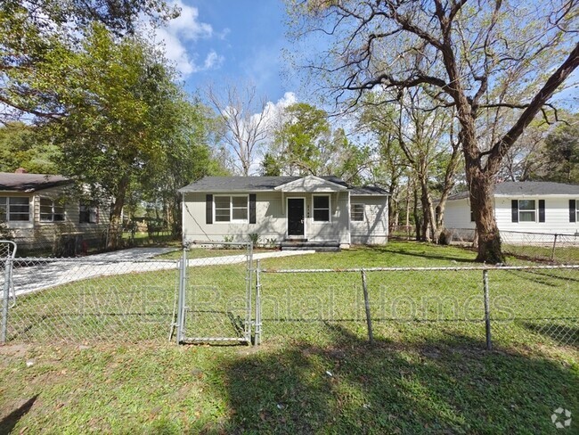 Building Photo - 2148 Allandale Cir N