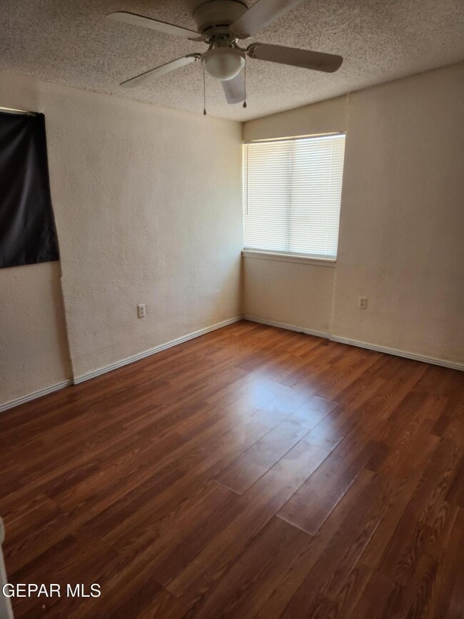 Building Photo - 10331 Blythe Dr