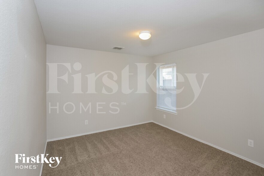 Building Photo - 7367 Lyia Br