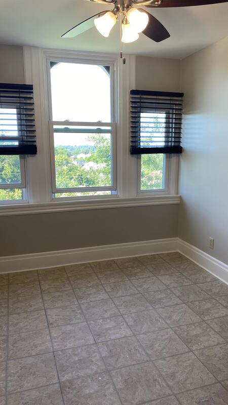 Building Photo - 578 Orchard Ave