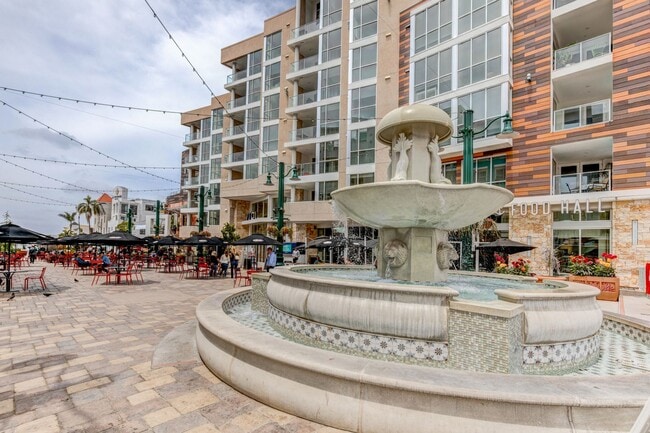 Building Photo - Condo - Heart of Downtown San Diego