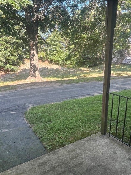 Building Photo - 35 School St