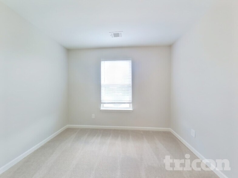 Building Photo - 424 Hyder Ct