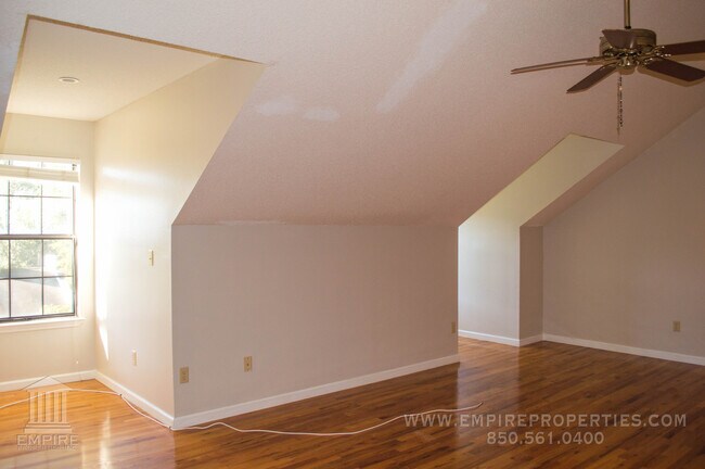 Building Photo - Beautiful Large home off of Mahan