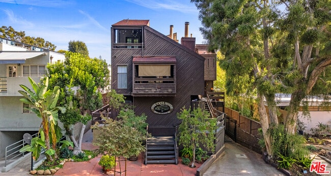 Building Photo - 906 Kings Rd