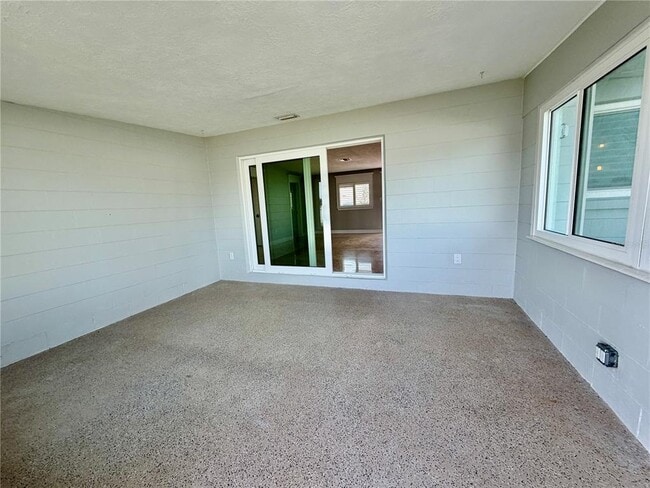 Building Photo - 17045 Dolphin Dr