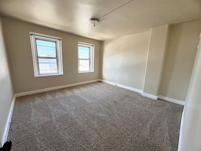 Building Photo - 3 Bedroom 1 Bathroom in Harrisburg!