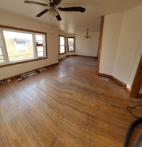 Building Photo - 218 S 11th Ave