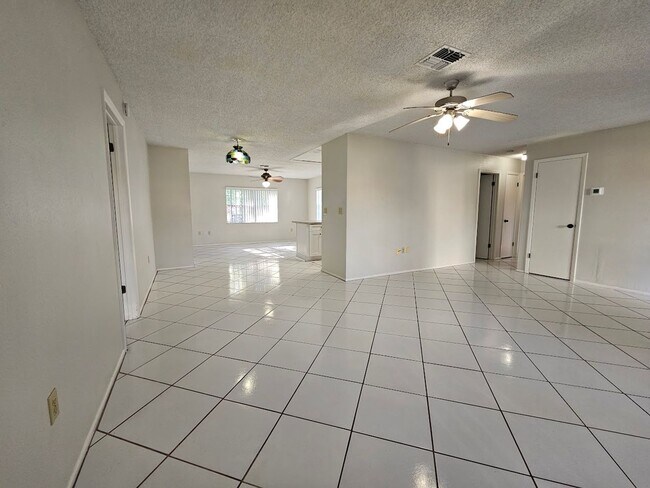 Building Photo - 3/2/1 Home for rent in Spring Hill 34609