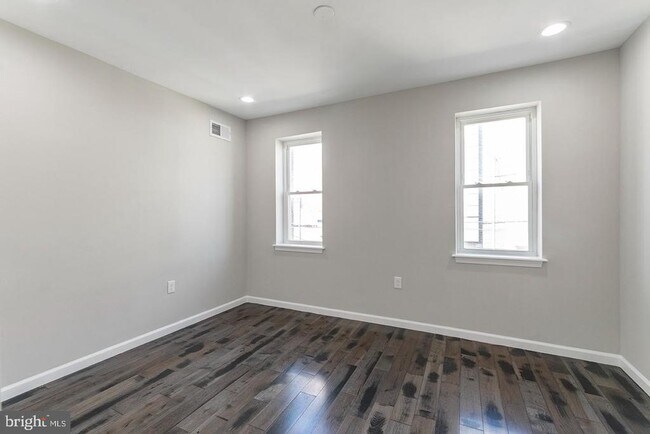 Building Photo - 1447 S Taylor St
