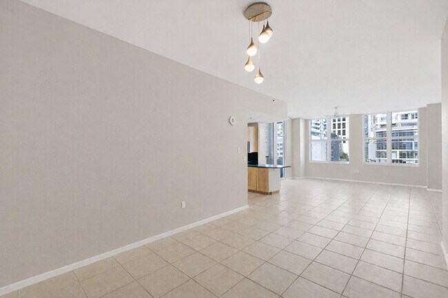 Building Photo - 511 SE 5 Ave