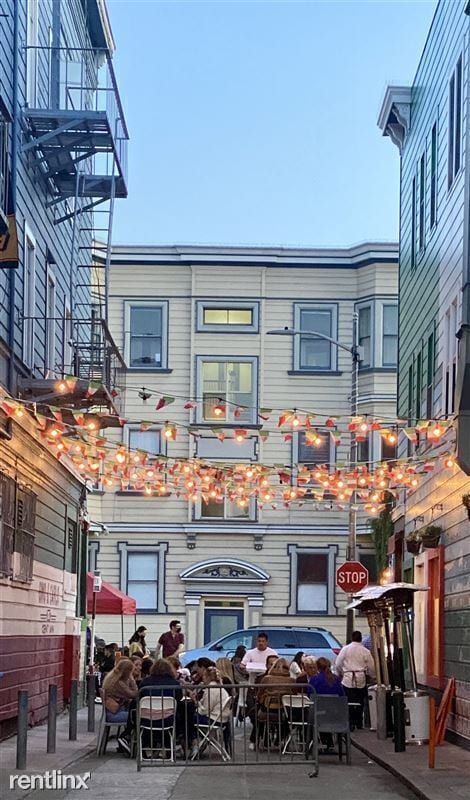 Building Photo - 1569 Powell St