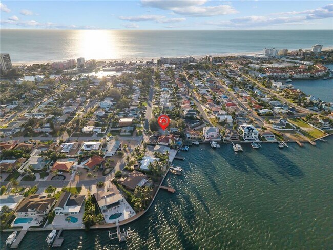 Building Photo - 284 44th Ave