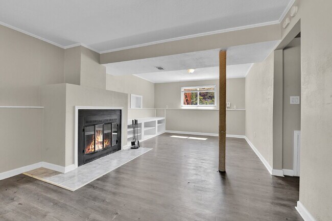Building Photo - $2,995 - 4 Bed, 2 Bath Home in Aurora with...