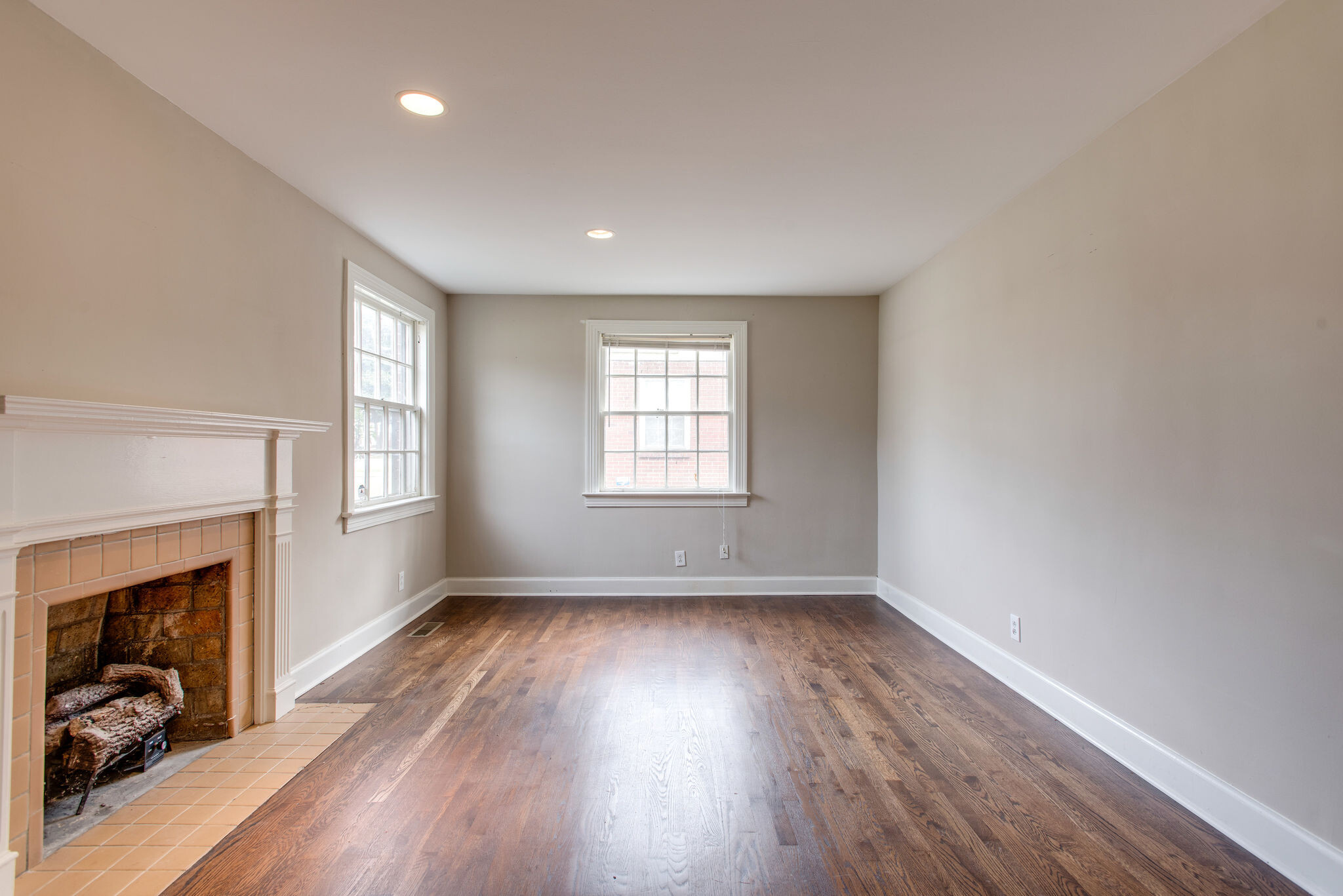 Building Photo - 253 Thuss Ave