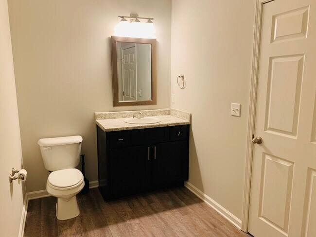 Building Photo - 621 Jefferson St