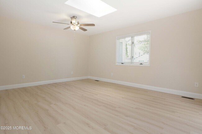 Building Photo - 2329 Oak Tree Rd