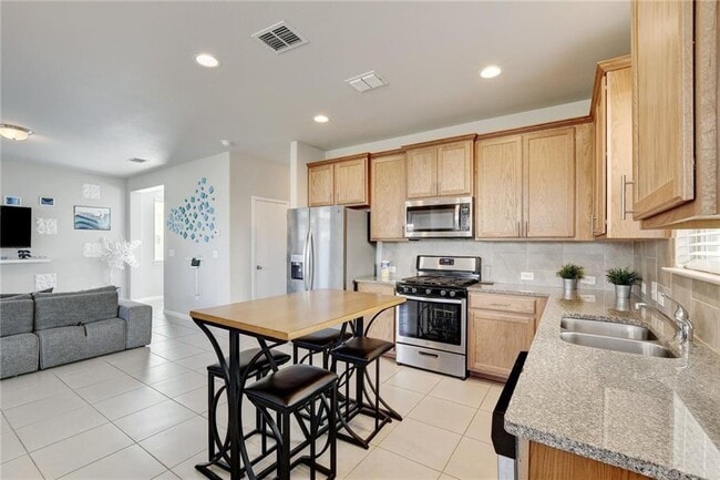 Building Photo - Leasing Special in Shadow Creek!