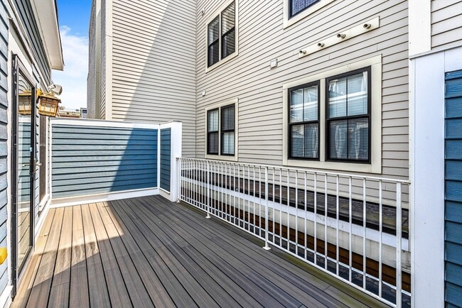 Building Photo - 368 Dorchester St