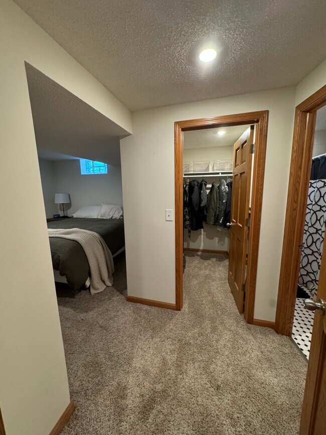 Basement Suite - 108 Bluwood Ave
