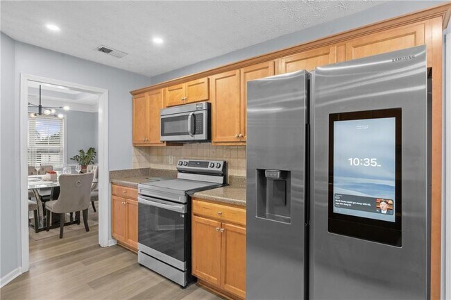 Building Photo - 40 Pine Shadow Cir