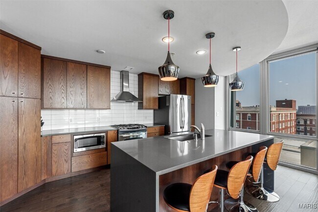 Building Photo - 4909 Laclede Ave