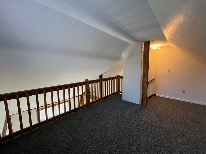 Loft above Master - 12 Willey St