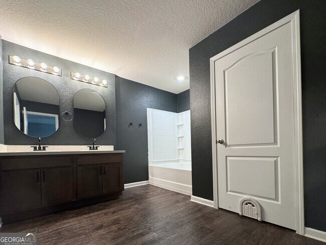 Building Photo - 164 Ashwood Cir