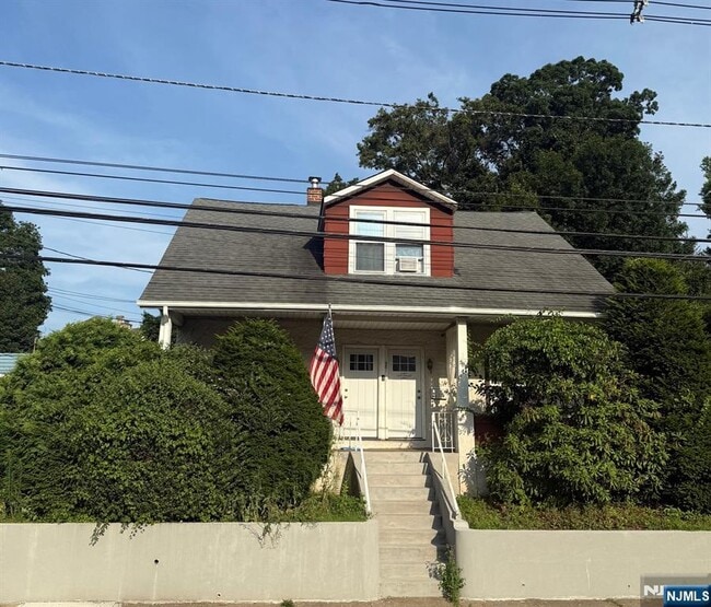Primary Photo - 581 S Broad St