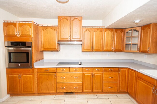 Building Photo - 307 N 3rd St