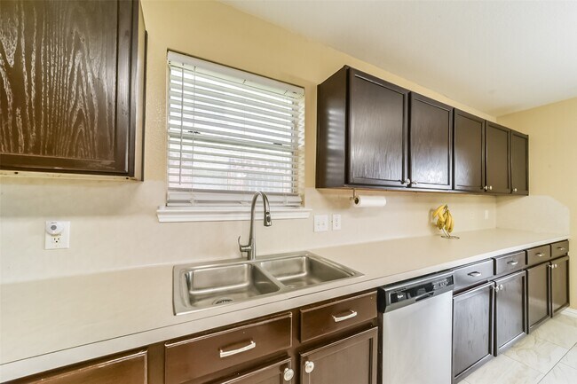 Building Photo - 3818 Brook Garden Ln