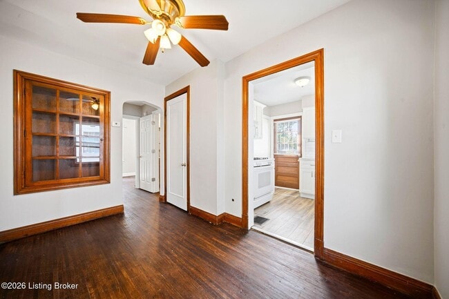 Building Photo - 1050 Oakwood Ave