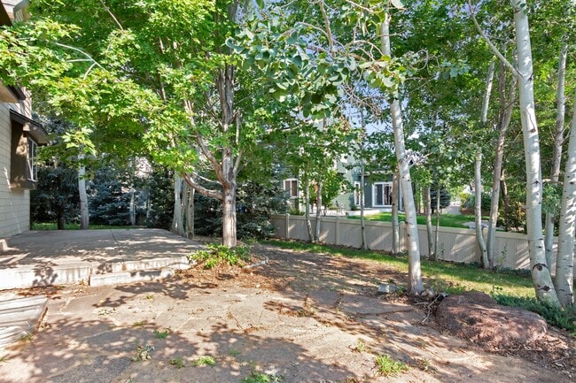 Building Photo - 8700 Triple Crown Dr