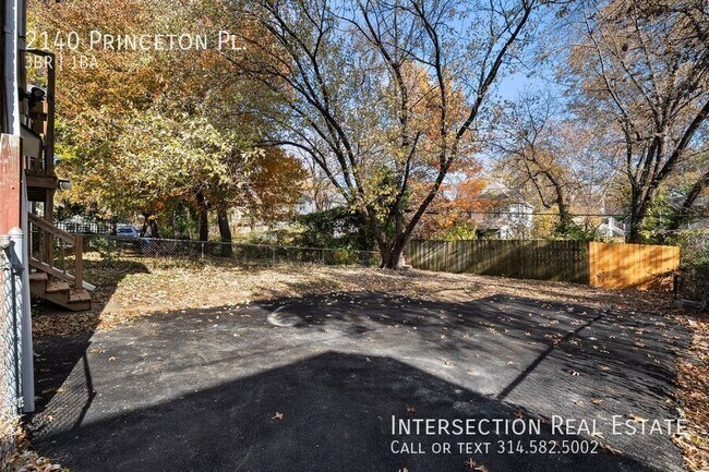 Building Photo - 2140 Princeton Pl
