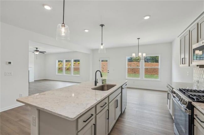 Building Photo - 522 Silverleaf Trl