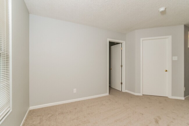 Building Photo - Great 3 Bedroom Home in Greenwood