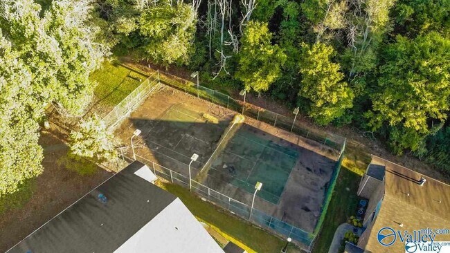 Building Photo - 4988-4987 7 Pine Cir