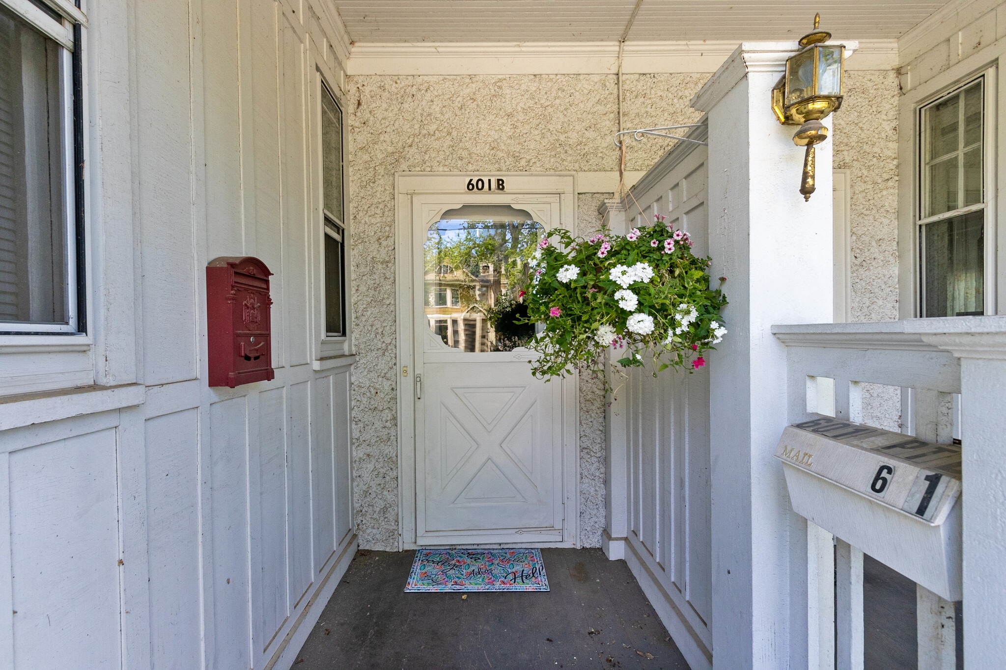 Building Photo - 601 S Walnut St