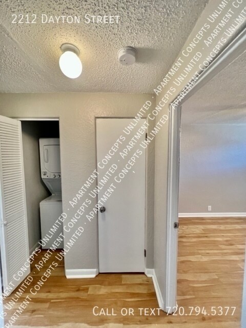 Building Photo - 2212 Dayton St