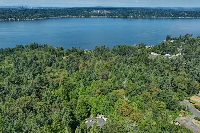 Building Photo - 4bd/3ba Sammamish House
