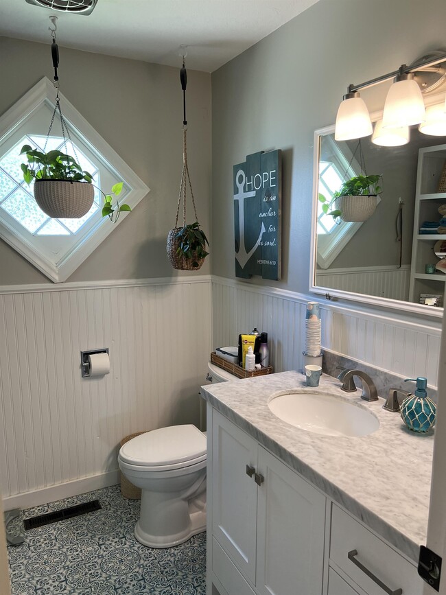 Building Photo - 601 E McKissock St