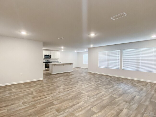 Building Photo - 5554 Guinevere Ln