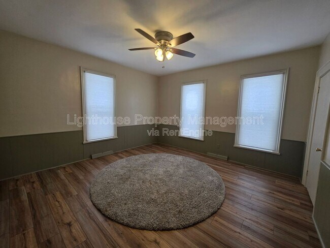 Building Photo - 12634 L Dr N