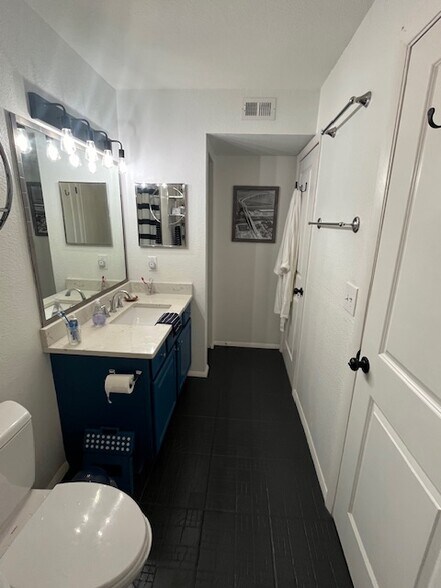 All-Inclusive Furnished 1 Bedroom 1 Bath with Office Center in Bay Club- 2 miles Sullivan's Island - 1481 Center St Ext