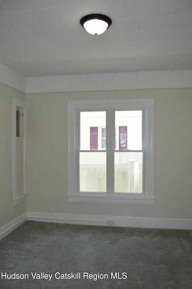 Building Photo - 76 Grand St