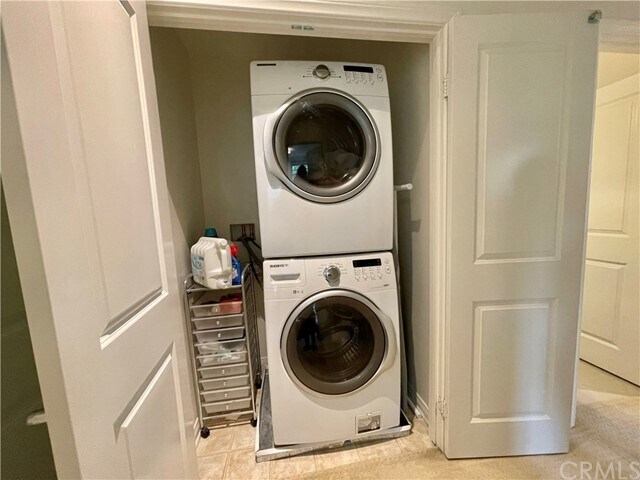 Building Photo - 36 Calypso