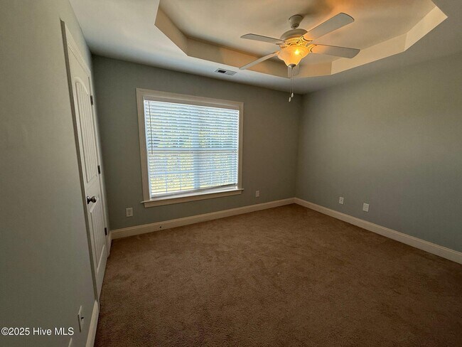 Building Photo - 120 Parrot Landing Dr
