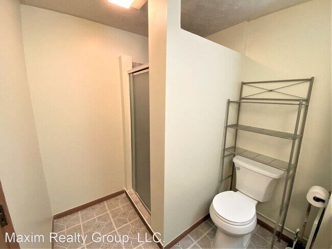 Building Photo - 2 br, 2 bath House - 2205 Madison St.