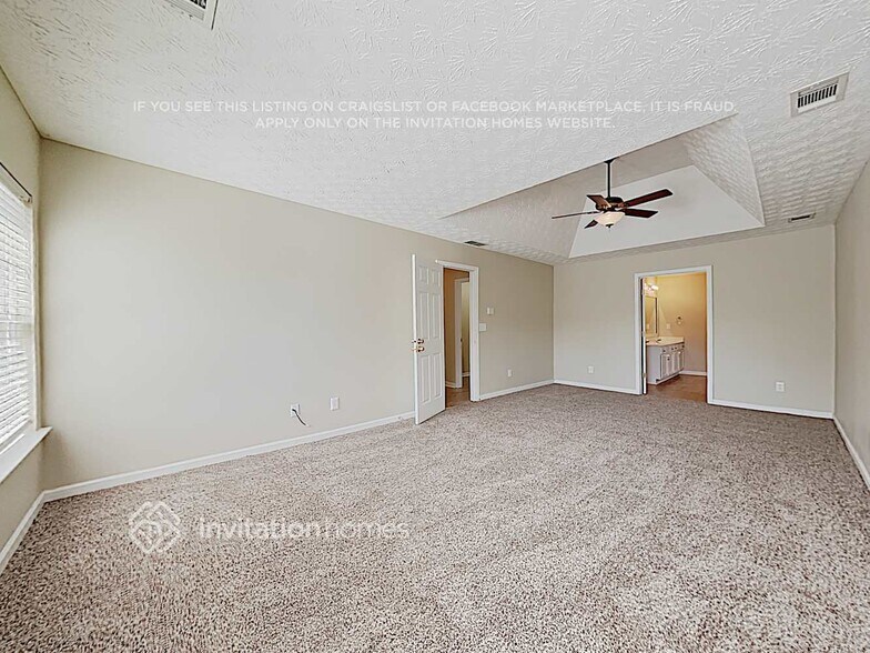 Building Photo - 130 Rosemoore Dr