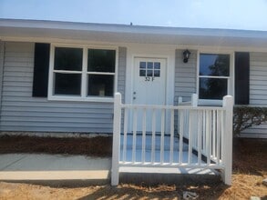 Building Photo - Newly Renovated 2 Bedroom 1 Bath